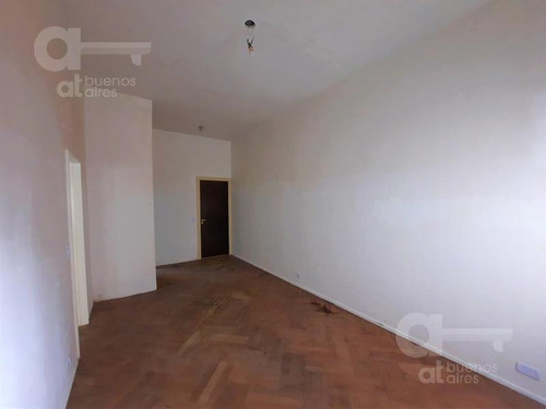 Imagen 2 de 11 de Departamento De 2 Ambientes De 43 M2 En Perú Al 900 San Telmo