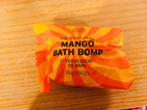 The Body Shop Set De Baño En Tina C/ Exfoliante Facial Refi.
