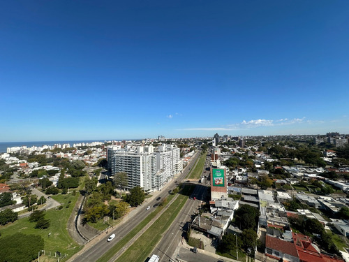 Apartamento En Alquiler De 1 Dormitorio Y Garaje A Estrenar, Malvín