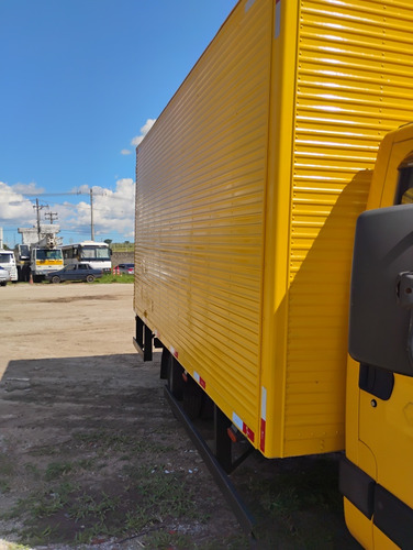 Iveco Daily 70c17 2017 Com Bau De 5,50 Mts Financio