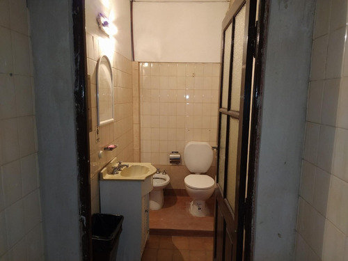 Imagen 25 de 30 de Edificio Comercial Con Oficinas Y Depósitos En Lote Propio
