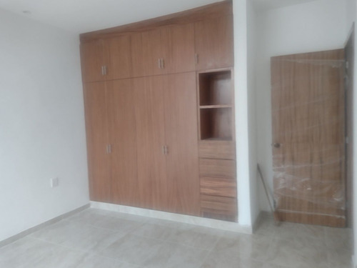 Casa Con Recámara En Planta Baja, Frac. Playa Linda, Zona Norte, Veracruz ,ver