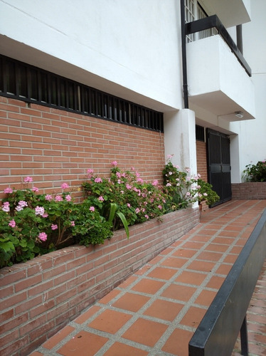 Imagen 3 de 29 de Best House Vende Exclusivo Apartamento En Loma Alta Carrizal