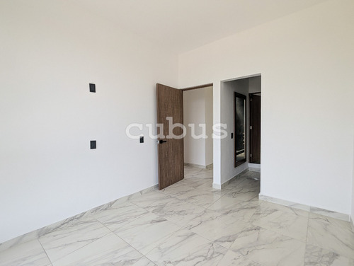 Casa Con Alberca En Venta En Fraccionamiento En Oaxtepec, Morelos