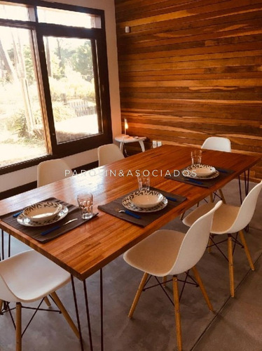 Muy Linda Casa A Metros Del Mar!!- Ref: 2526