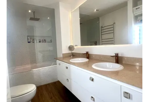 Apartamento Amoblado En Arriendo En El Poblado Parte Alta