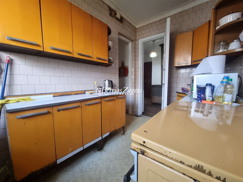 Casa En Venta De 3 Dorm. En Ñuñoa