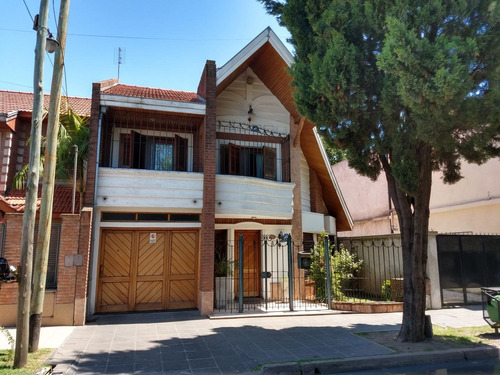 Imagen 4 de 24 de Imponente Casa 5 Amb. Con Parque!!!