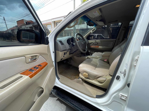 Toyota Fortuner 2011 3.0 Sr5