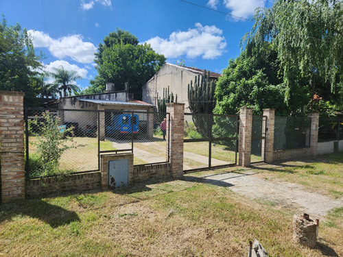 Casa A Terminar, Con Amplio Terreno En Venta.