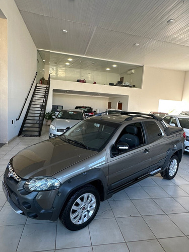 Fiat Strada 1.8 16v Adventure Cab. Dupla Flex 3p