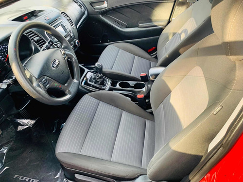 Imagen 13 de 15 de Kia Forte 2.0 Lx Mt 2018