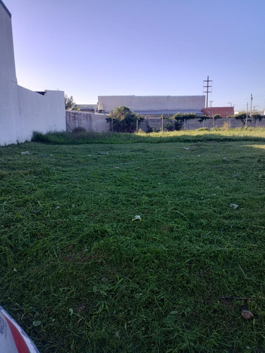 Terreno En Esquina, En Romulo Noya Y Pividal Dueño Directo.