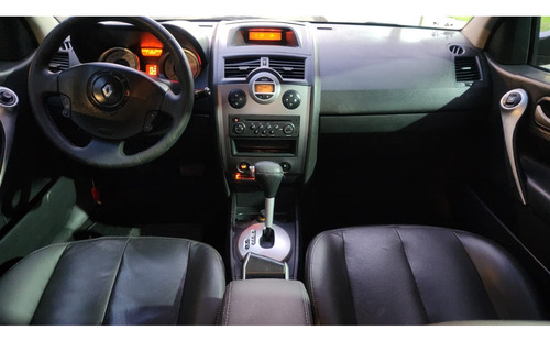 Renault Megane 2.0 DYNAMIQUE SEDAN 16V GASOLINA 4P AUTOMÁTICO