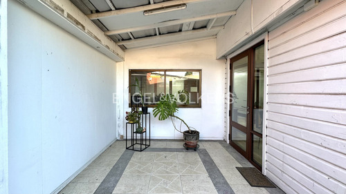 Casa De Uso Comercial