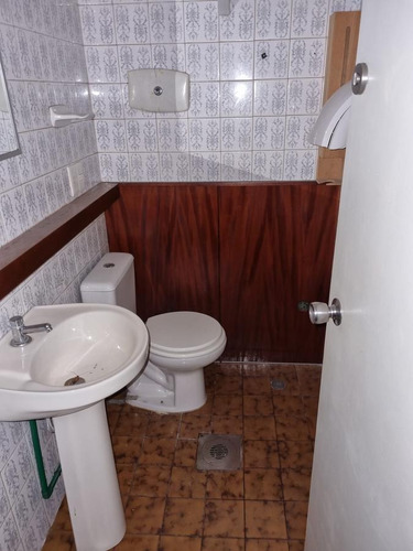 Imagen 13 de 16 de Oficina - Andes Y 18, Oficina Con Vista A Plaza Independencia , 300 M2 !!