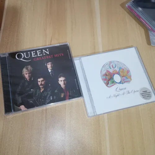 L Queen Greatest Hits + Una Noche En La Ópera Cd, Clásico