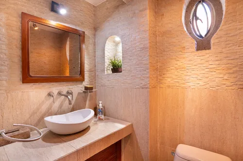 Casa Noviembre! Bienvenidos A Su Nuevo Hogar! Esta Hermosa Casa De 4 Habitaciones 6 Baños, Terraza Con Sauna, Chimenea, Jardin Interior, Cuarto De Juegos Y Lavanderia. Que Combina Confort Y Estilo