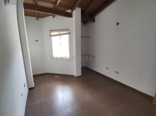 Imagen 18 de 21 de Casa En Venta En El Limón, Av. Universidad, Maracay, 22-14660 Mv