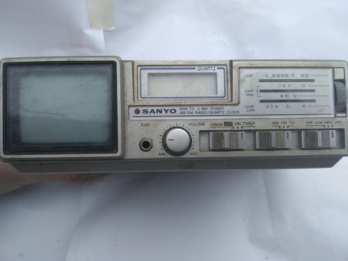 Mini Tv E Rádio Am/fm Quartz Clock Sanyo Para Colecionadores