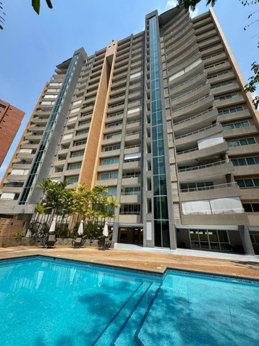 Liliana Martinez Apartamento En Alquiler. Resd. Gran Mandalay, Urb. El Bosque, Valencia
