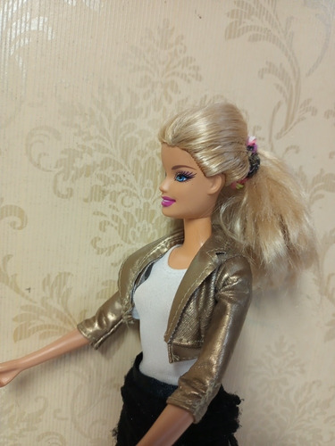 Boneca Barbie Articulada Usada (Usado)