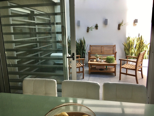 Imagen 9 de 30 de Venta - Magnifica Casa - Lote 8,66 X 43,30 - Piscina - Canepa Al 1300 - S. L