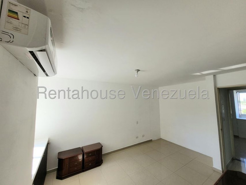 Estefani Salon Vende Hermoso Apartamento En Ciudad Roca-lara-25-14104