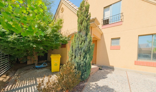 Venta Casa 5 Dormitorios, Piscina, Sector Consolidado.