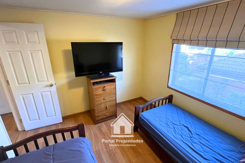 Amplia Casa, 4 Dormitorios, 3 Baños, Peñalolén