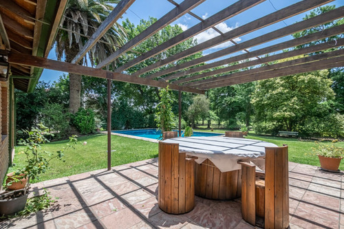 Casa 6 Dormitorios Con 4 Cocheras Highland Park