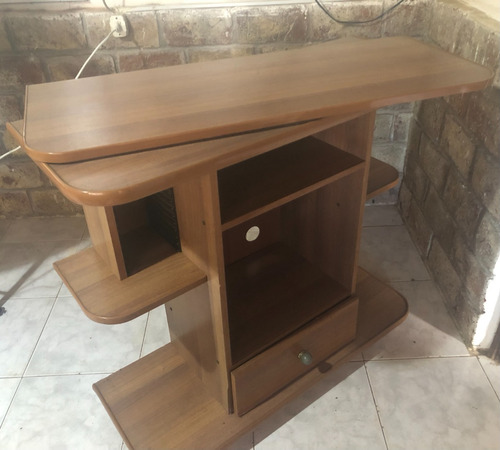 Mueble Para Tv Y Audio Con Base Movible (Usado)