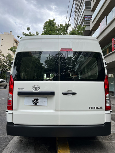 Toyota Hiace 2.8 Tdi Furgón 6at L2h2 3a 5p