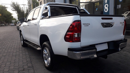 Imagen 8 de 14 de Toyota Hilux 2.8 Cd Srv 177cv 4x2 2020