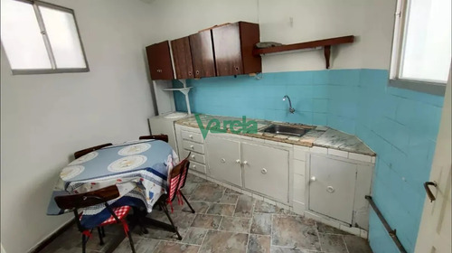 Venta Apartamento Pocitos 2 Dormitorios 1 Baño Balcon