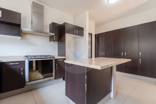 Casa En Venta En Bosque Esmeralda