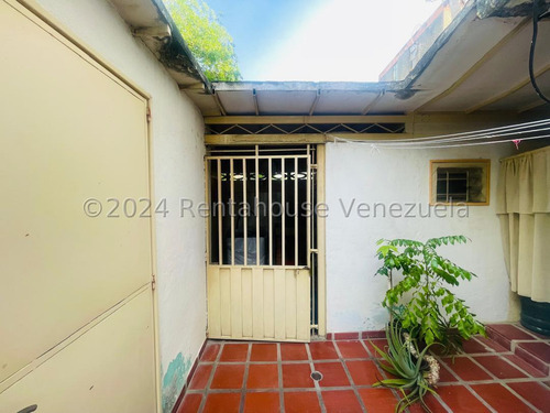 Dennymar, Vende Apartamento Espectacular En Agua Viva Cabudare Con 4 Habitaciones 4 Baños, Ubicacion Privilegiada En Optimas Condiciones Impecable! B4a28561