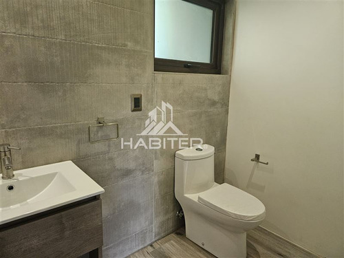 Casa En Venta De 5 Dorm. En Colbún