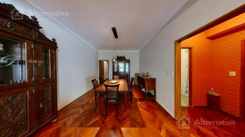 Venta De Departamento En Belgrano R De 5 Ambientes.