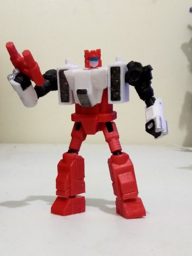 Imagen 2 de 3 de Transformers Generations Core Class Sixgun- Arte Plastico