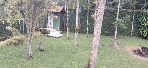 Casa Com 2 Quartos, 2 Banheiros, 2 Vagas Na Garagem