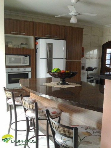 Hipica Pinheiros - Taubate - Sobrado - 4 Dorms - Sendo 1 Suite - 3 Salas - 3 Banheiros - 6 Vgs - Terreno 282mta - A.c.232mts - 6002 - 34496860