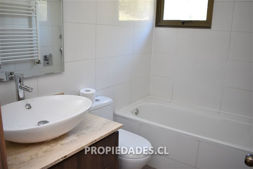 Imagen 16 de 27 de Casa En Condominio En Arriendo En Lo Barnechea