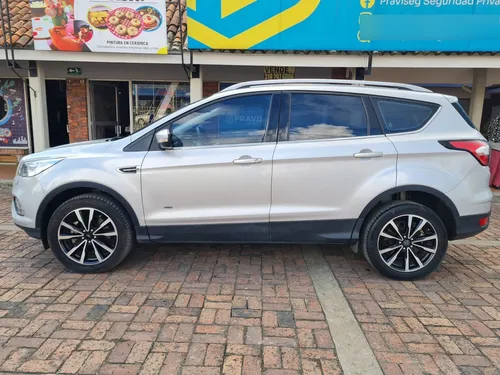Ford Escape Titanium 2.0cc AT AA 4X4