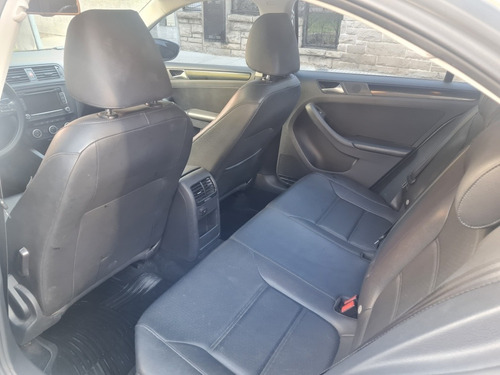 Imagen 16 de 22 de Volkswagen Vento 2013 2.5 Luxury 170cv Tiptronic