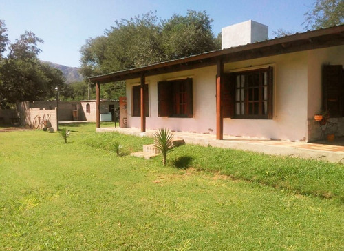 Imagen 8 de 9 de Casa En Venta De 3 Dormitorios C/ Cochera En Cosquín