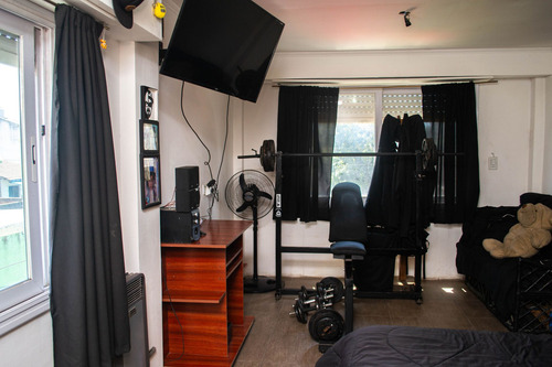 Venta Casa 2 Ambientes Con Terreno Muy Amplio