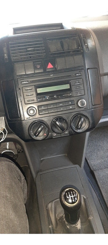Imagem 2 de 6 de Volkswagen Polo Hatch 1.6