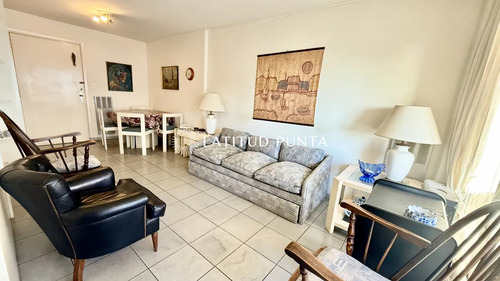 Apartamento En Península, 1 Dormitorio Y Garage