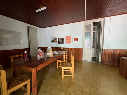 Oportunidad Para Inversión!!! Casa Y Locales Con Renta!